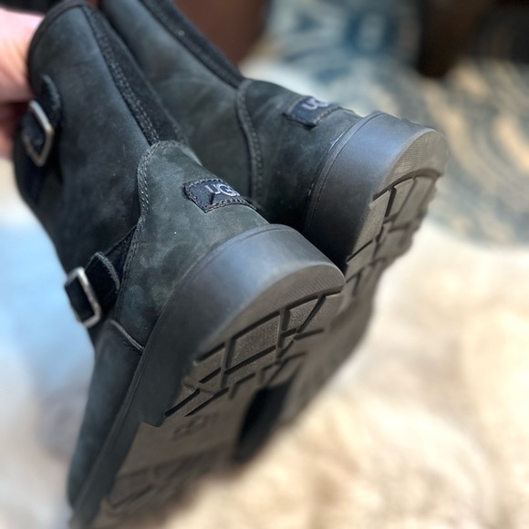 UGG® Kids' Kinzey Weather Zip-Up Winter Boots - Picture 8 of 11